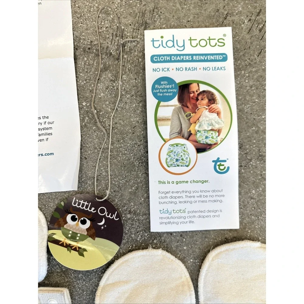 Lot of 8 tidy tots Inserts. 9cloths. 2Little Owl Cloths. Snap Closures/Carry Bag